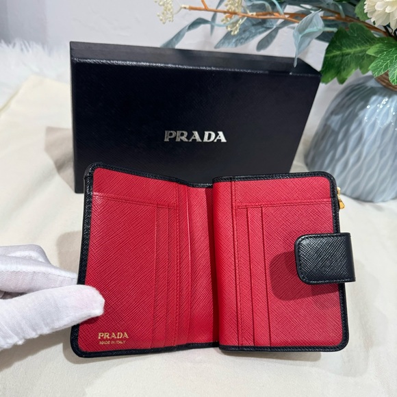 EUC✨PRADA Limited Edition Bifold Saffiano Wallet - Picture 7 of 15